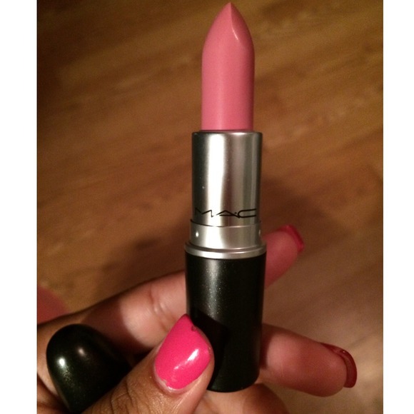 Macs Snob lipstick!
