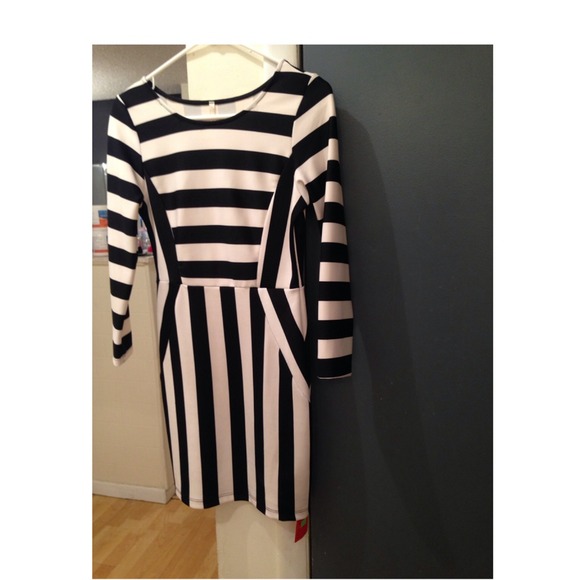 Black and White Stripped Body Con Dress