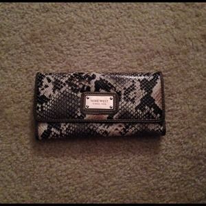 Nine West wallet