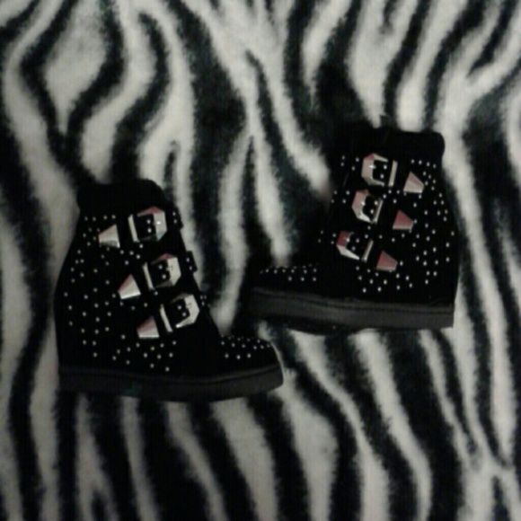 Black boots for little girls