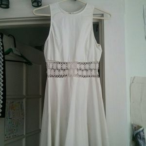 White daisy cutout dress