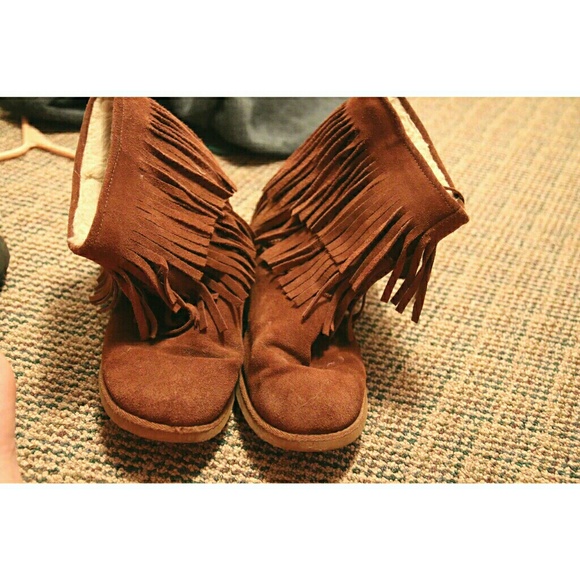 Boots with fringe