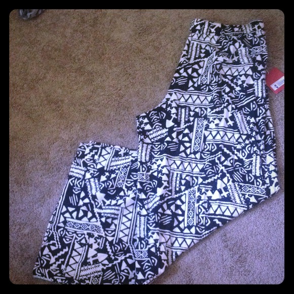 Mossimo black and cream flowy pants