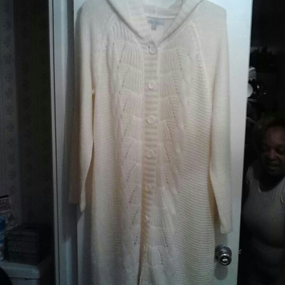 Ivory Sweater w/hood