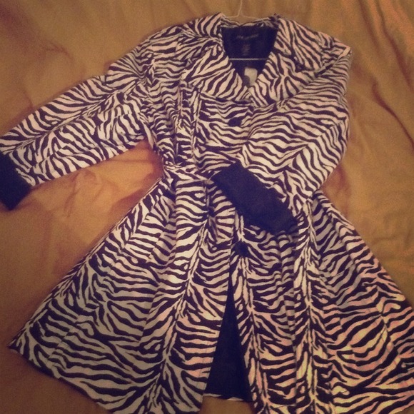**Make an offer!  NWT Fabulous Lane Bryant trench!