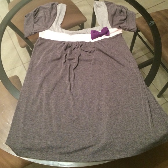 Delia's bow top