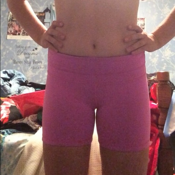 Lululemon size 4 groove shorts