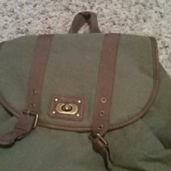 Backpack - Picture 2 of 4