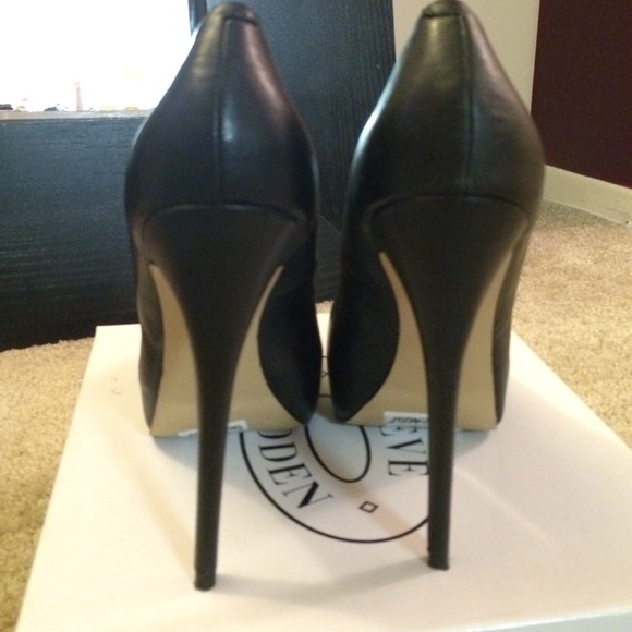 Steve Madden Black Leather Pumps Sz 10 - Picture 3 of 4
