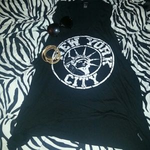 Cute , loose fitted tanktop !