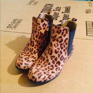 Leopard bootie