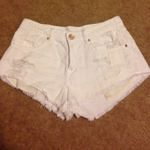 WHITE HIGH-WAISTED SHORTS