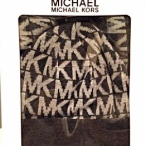 ✨New MK scarf and hat