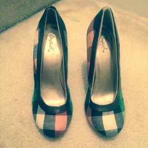 QUPID PLAID HEELS 👠