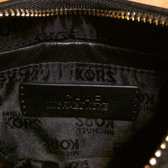 🎉SOLD🎉🎉Michael Kors Jet Set Wristlet - Picture 3 of 4