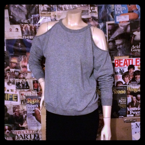 💘 BCBGeneration cutout shoulder sweatshirt 💘