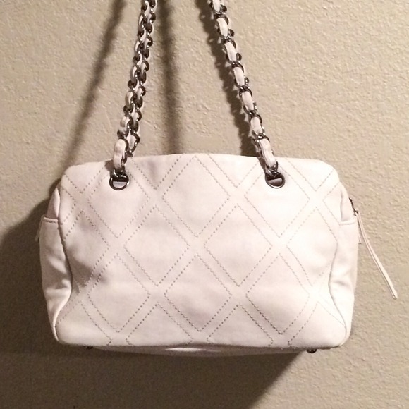 🎉2X HP🎉 Authentic White Chanel bag. ON HOLD - Picture 2 of 4