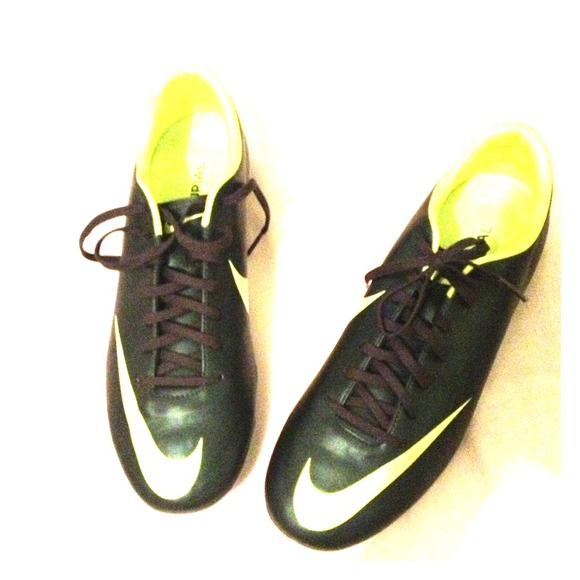SOLD😊 NIKE SOCCER CLEATS