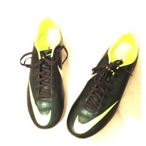 SOLD😊 NIKE SOCCER CLEATS