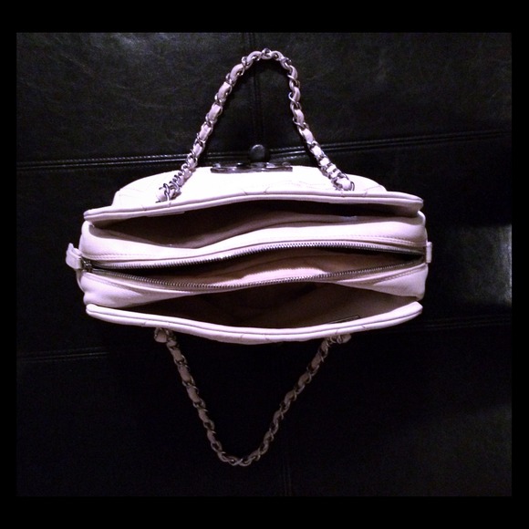 Additional pics of my CHANEL bag., - Picture 1 of 2
