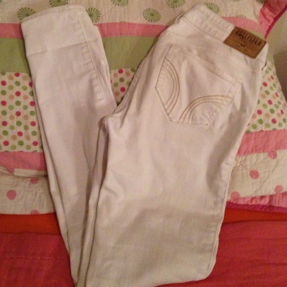White hollister jeans