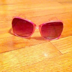 Pink plastic frame sunglasses