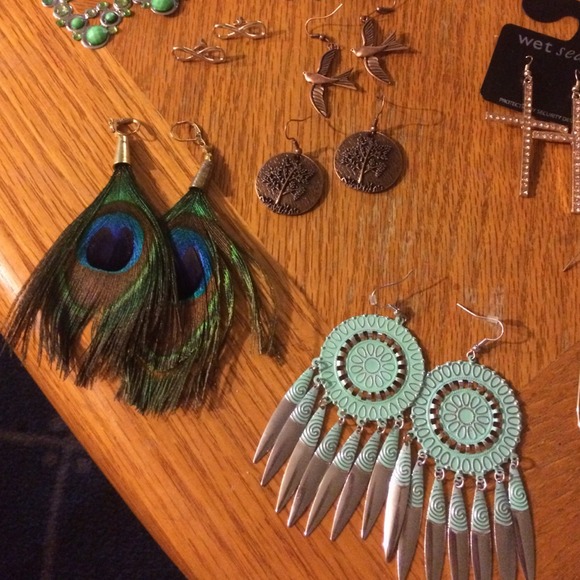 Earring bundle - Picture 3 of 4