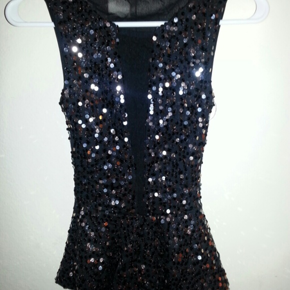 Black sequenced top