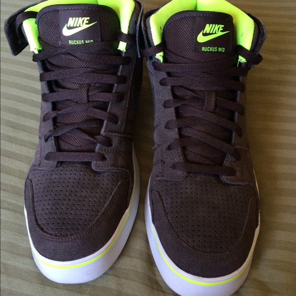 Neon/grey nike hightops
