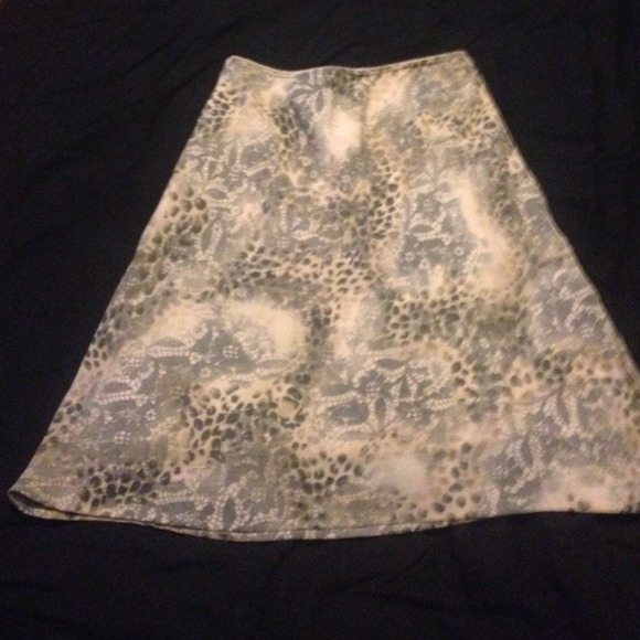 Beautiful lightweight skirt!Spring Summer or Fall!