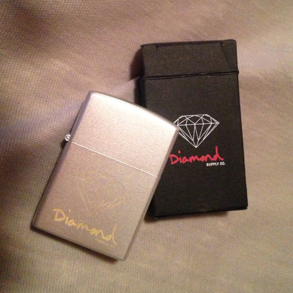 Diamond supply co zippo