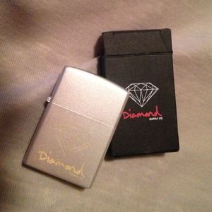 Diamond supply co zippo
