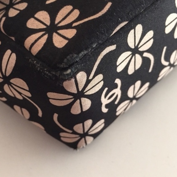 Chanel Shoulder Bag (3 Ways) - Picture 6 of 12