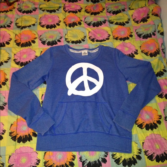 Blue VS Pink Peace Sign Pullover