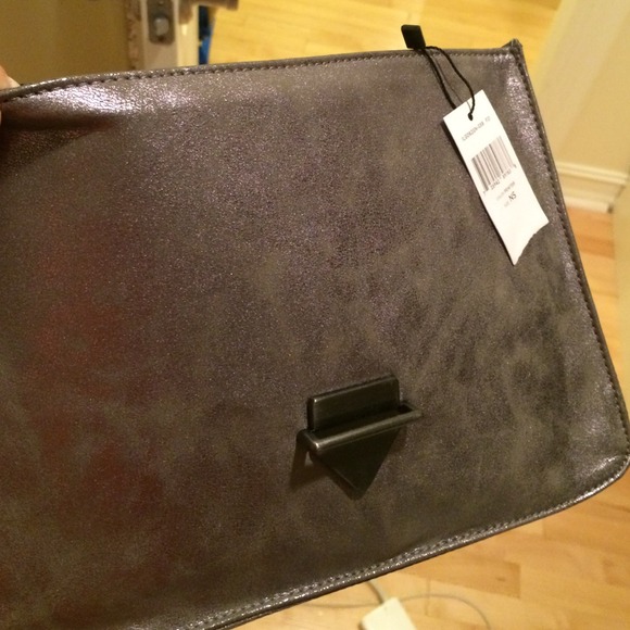 Clutch - Picture 2 of 2