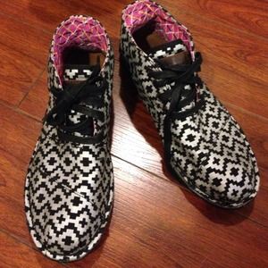 TOMS Silver Aztec Desert Botas Boots Tribal