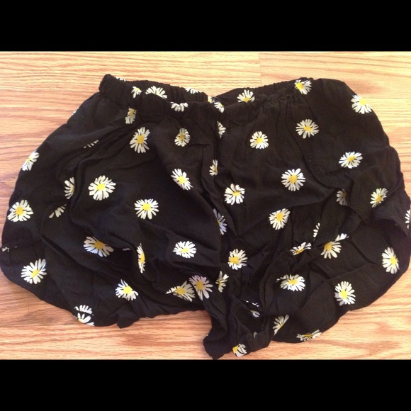 Brandy Taylor shorts - Picture 2 of 3