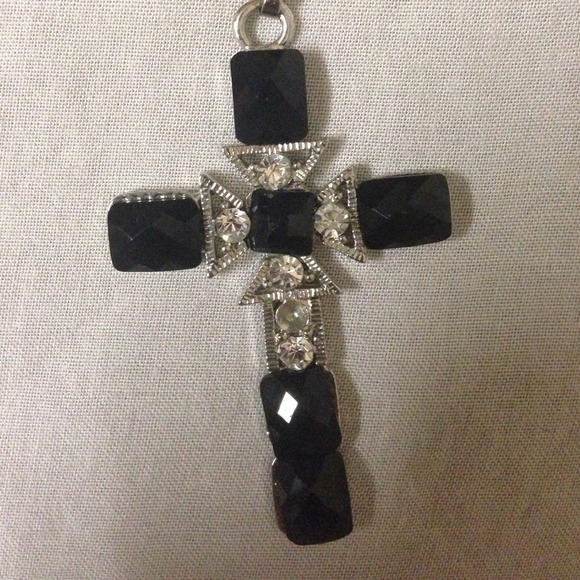 Necklace - Picture 1 of 2