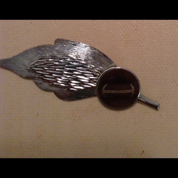 Brooch Bundle - Picture 3 of 3