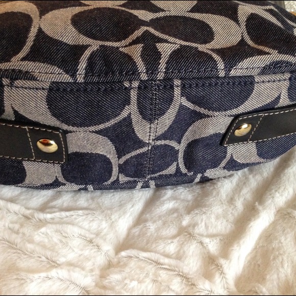 🌺SOLD🌺Coach Denim Zoe Handbag - Picture 3 of 4