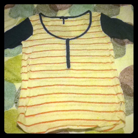 Gray red white shirt with shortish sleeves