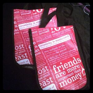 Lulu bags comes with 5