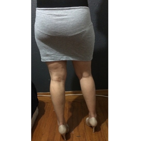 Cute, Zip Up Mini Skirt!! - Picture 2 of 2