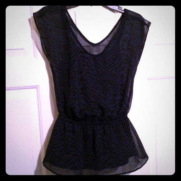 Express zebra print top - Picture 1 of 4