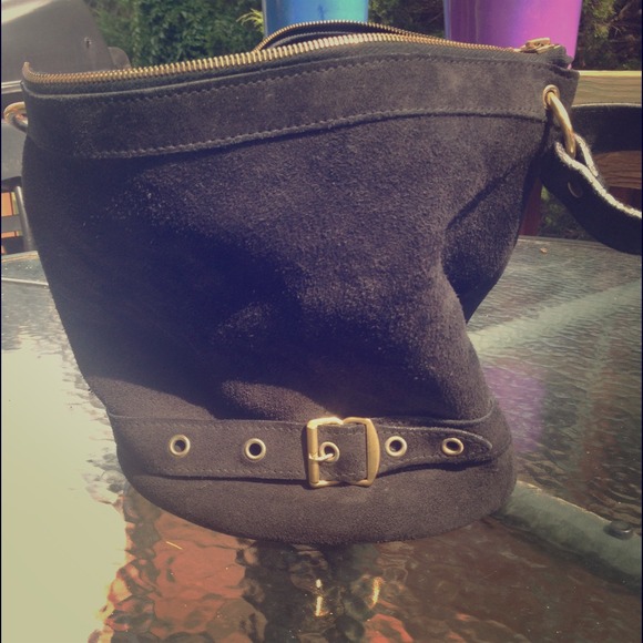 VINTAGE BLACK SUEDE BUCKET HANDBAG