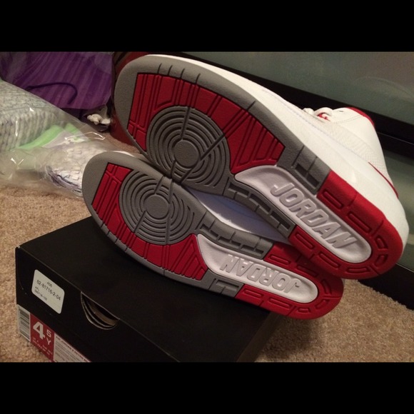 Jordan Retro 2s - Picture 2 of 3