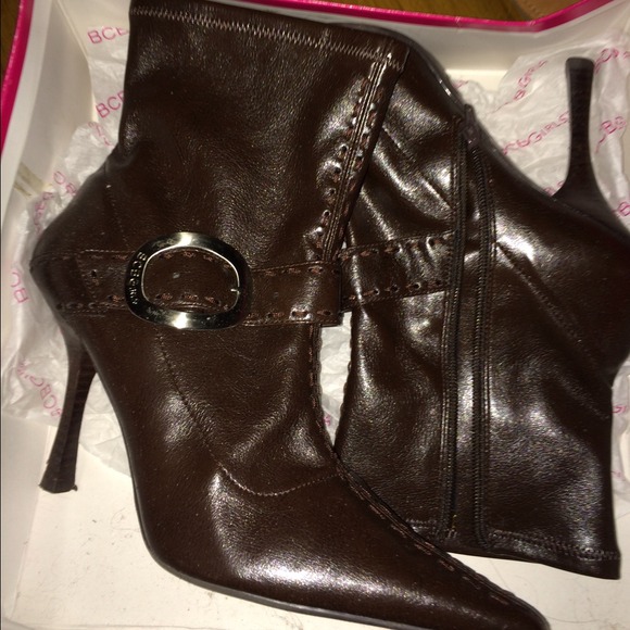 BCBG shoe boots/ leather / silver name buckle