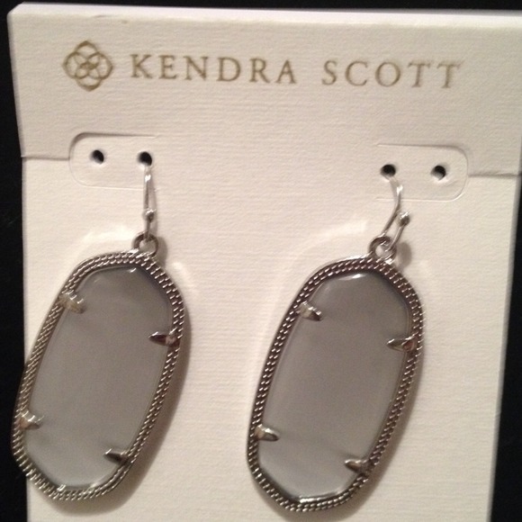 Reserved for @kimber866 Kendra Scott earring