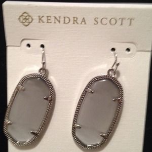 Reserved for @kimber866 Kendra Scott earring