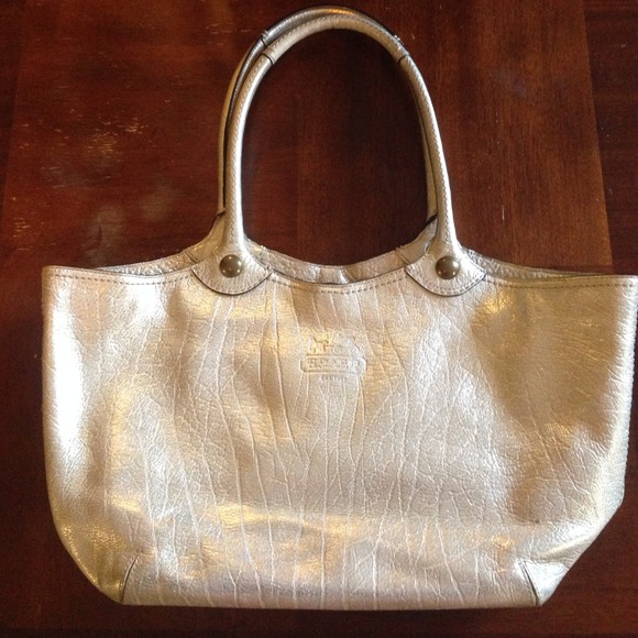 AUTHENTIC COACH BAG IN GOLD REDUCED
